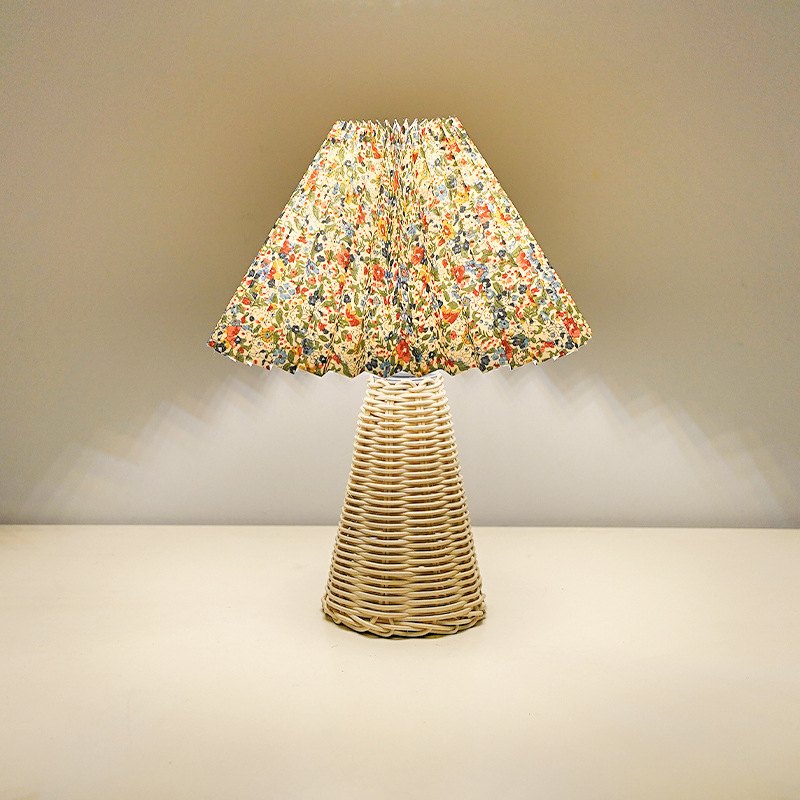 Nordic ins Lámpara de mesa plisada Sense premium Dormitorio Lámpara de noche B & B Atmósfera en forma de paraguas Luz de noche LED Regalo para dormir