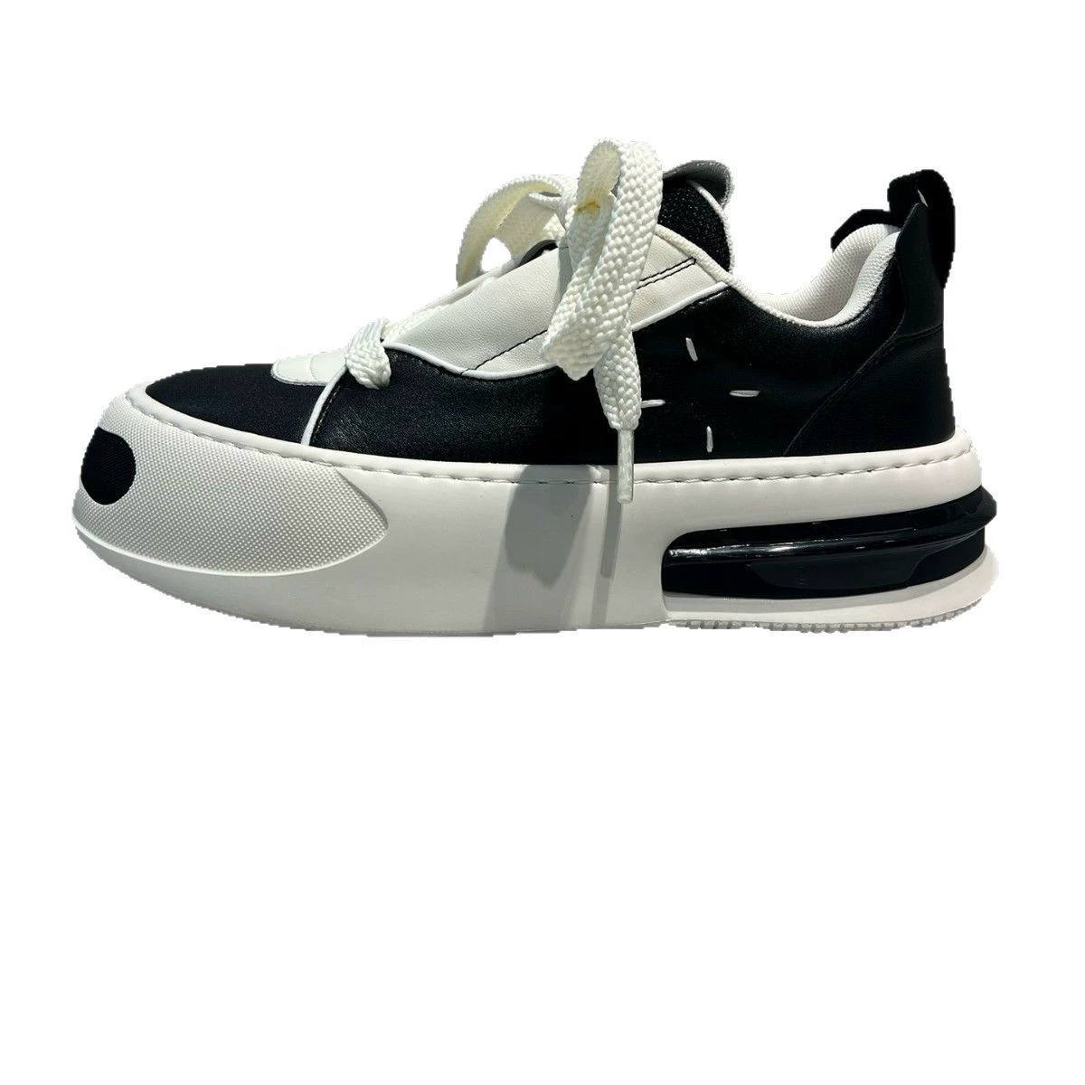 Европейская модная модная обувь для туфель нишевые туфли на толстой подошве маленькие белые туфли для мужчин