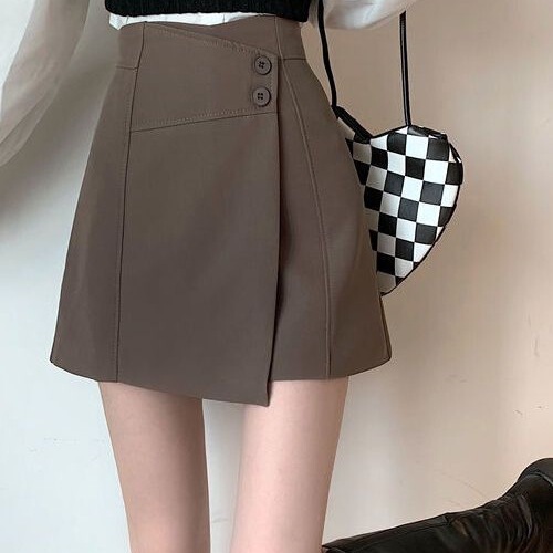 Autumn/Winter 2025 Thickened Skirt with Striped Pattern, High-Waisted Wide-Leg Shorts, Faux Two-Piece Front Skirt with Starry Sky Pattern on the Back Autumn/Winter 2025 Thickened Skirt with Striped Pattern, High-Waisted Wide-Leg Shorts, Faux Two-Piece Front Skirt with Starry Sky Pattern on the Back