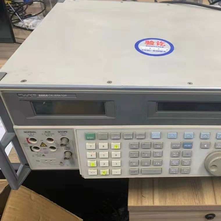 Распродажа FLUKE 5500A Американский многофункциональный калибратор FLUKE, переговоры о цене