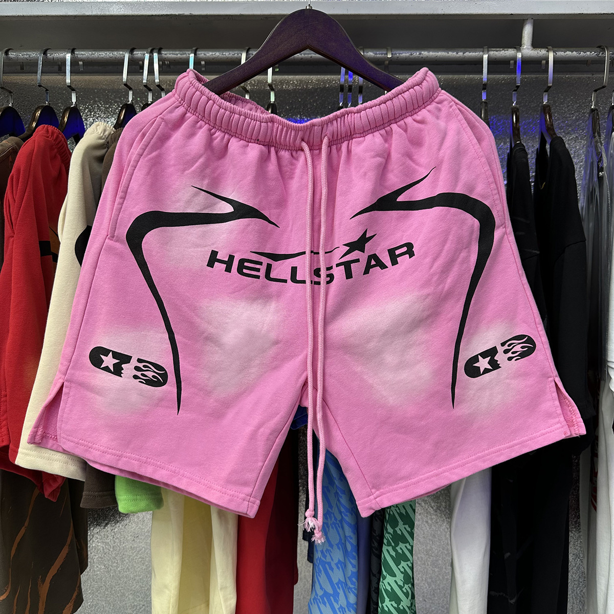 Hell Star lavando y desgastando pantalones cortos casuales 2024 verano nuevo estilo marca de moda europea y americana hip-hop pantalones de cinco puntos hombres y mujeres