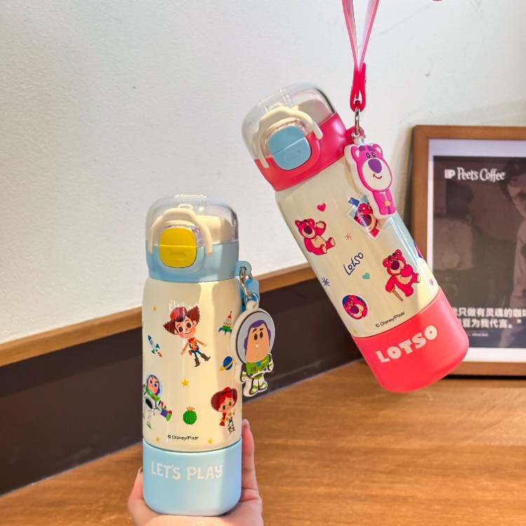 Juguetes de oso de fresa movilización total taza de aislamiento térmico 316 acero inoxidable portátil para niños doble taza de agua de paja especial para la escuela