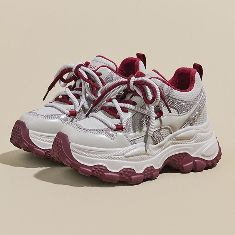 Pequeños zapatos de suela gruesa para mujeres 2026 nueva primavera versátil correr ligera antideslizante zapatillas deportivas pequeñas