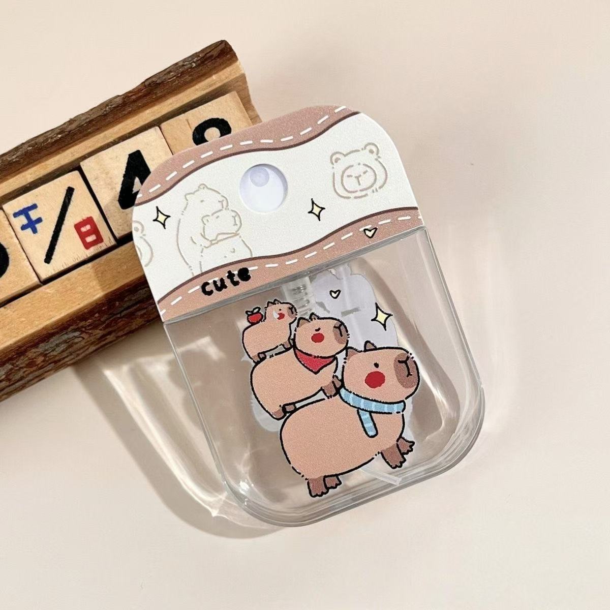 可爱卡皮巴拉方形喷雾瓶高颜值便携式液体分装瓶学生喷雾瓶旅行装