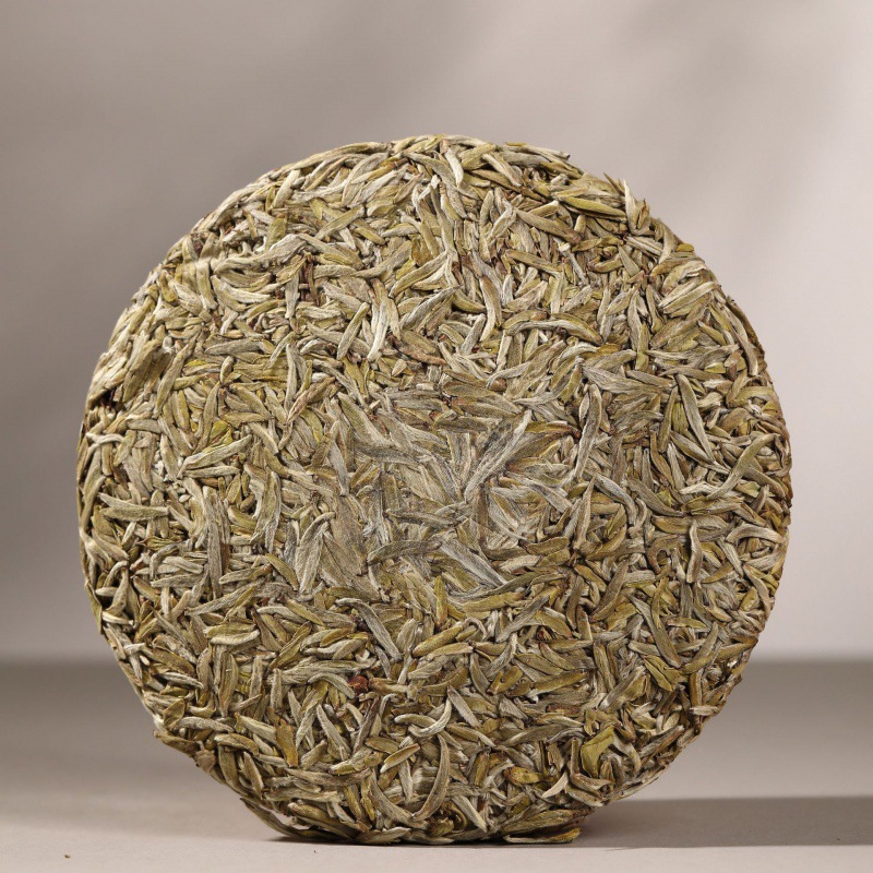 2022年福鼎高山白茶白毫銀針白茶餅米芽銀針茶葉300g花香毫香批發