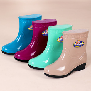 Rain Boots for Women, Mid-Calf Plus Velvet, Warm Rain Boots, Non-Slip Adult Women's Water Shoes, Kitchen Water Shoes, Plus Cotton Rubber Shoes