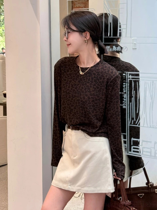 时髦洋气豹纹长袖T恤女2025新款爆款小垫肩圆领套头宽松百搭上衣|undefined