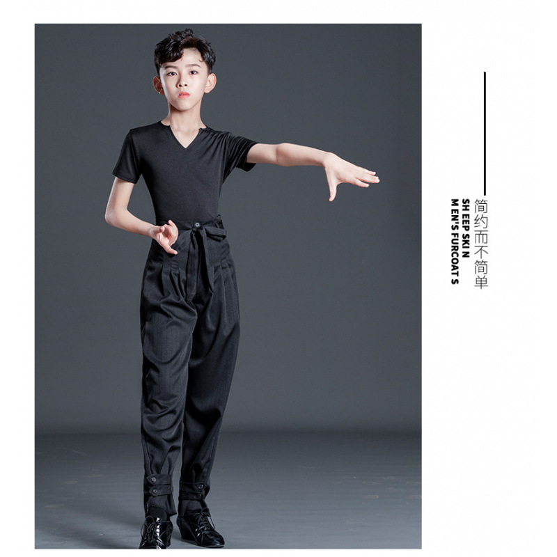 Black v-neck short-sleeved top + black pants