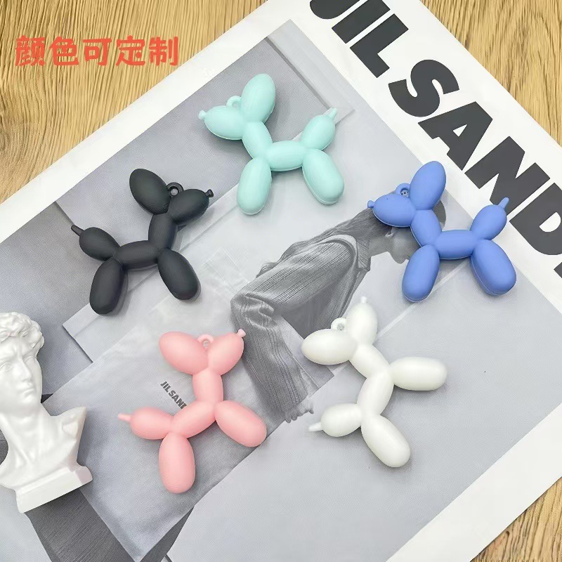 Transfronterizos i-explosiones globos perros llaveros PVC colgantes de color caramelo joyas libros mochilas llaveros de automóviles colgantes