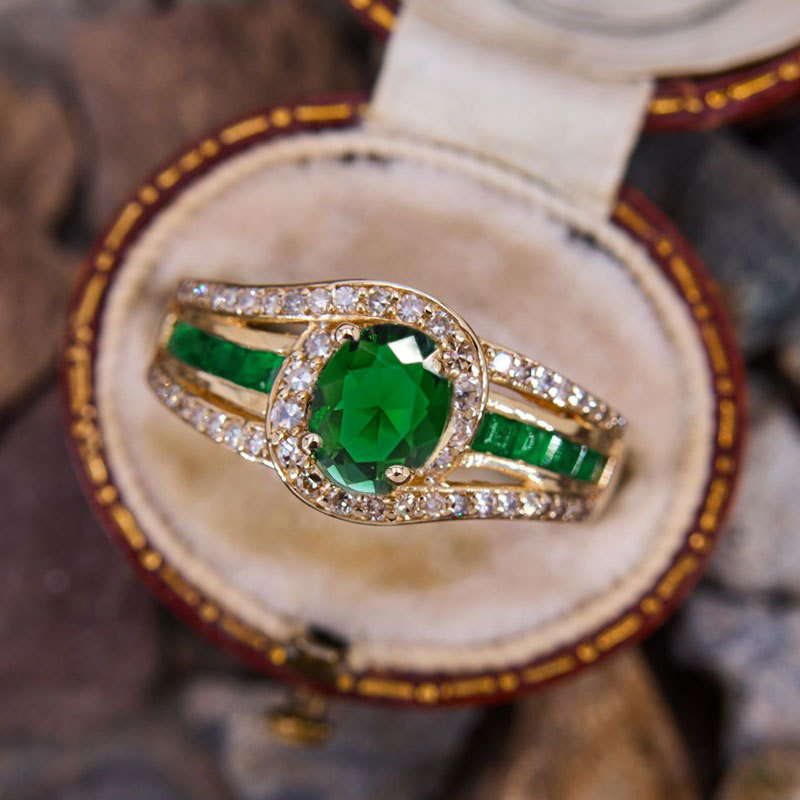 Sparkling Designer Ring For Women, Elegant And Comfortable Piece_voghion.com