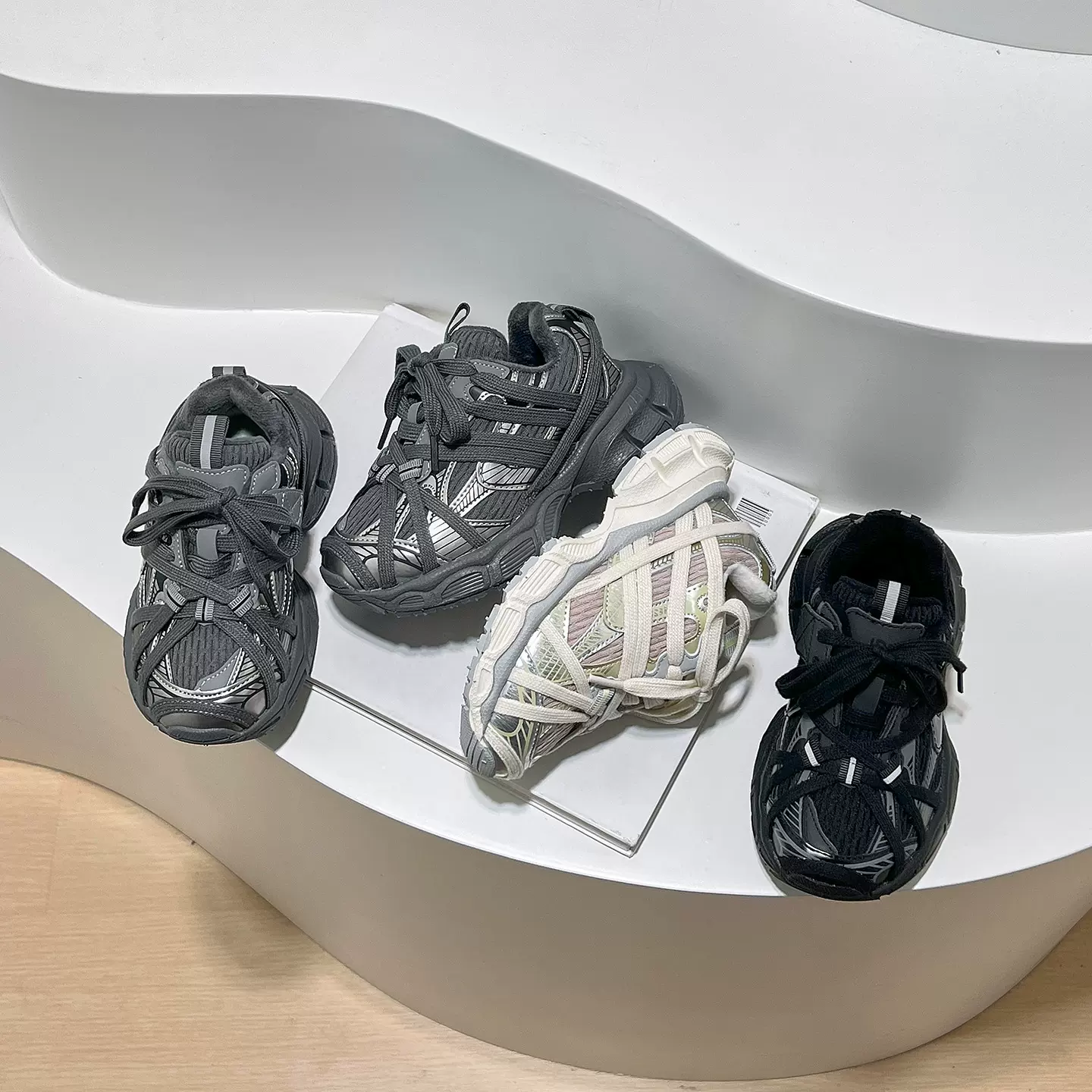 儿童潮牌童鞋2025秋冬新款蜘蛛侠绑带老爹鞋男女童加绒亲子运动鞋