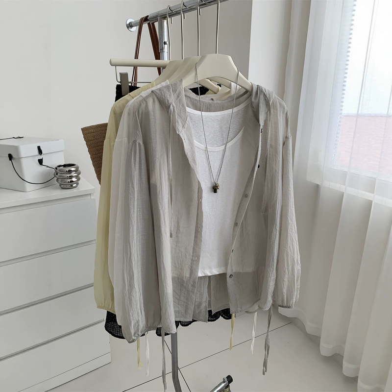 Relaxed Fit Tencel-Like Hooded Sun Protection Shirt for Women, Summer Thin Style with Shell Buttons and Slit Design, Air Conditioning Shirt, Shawl Jacket