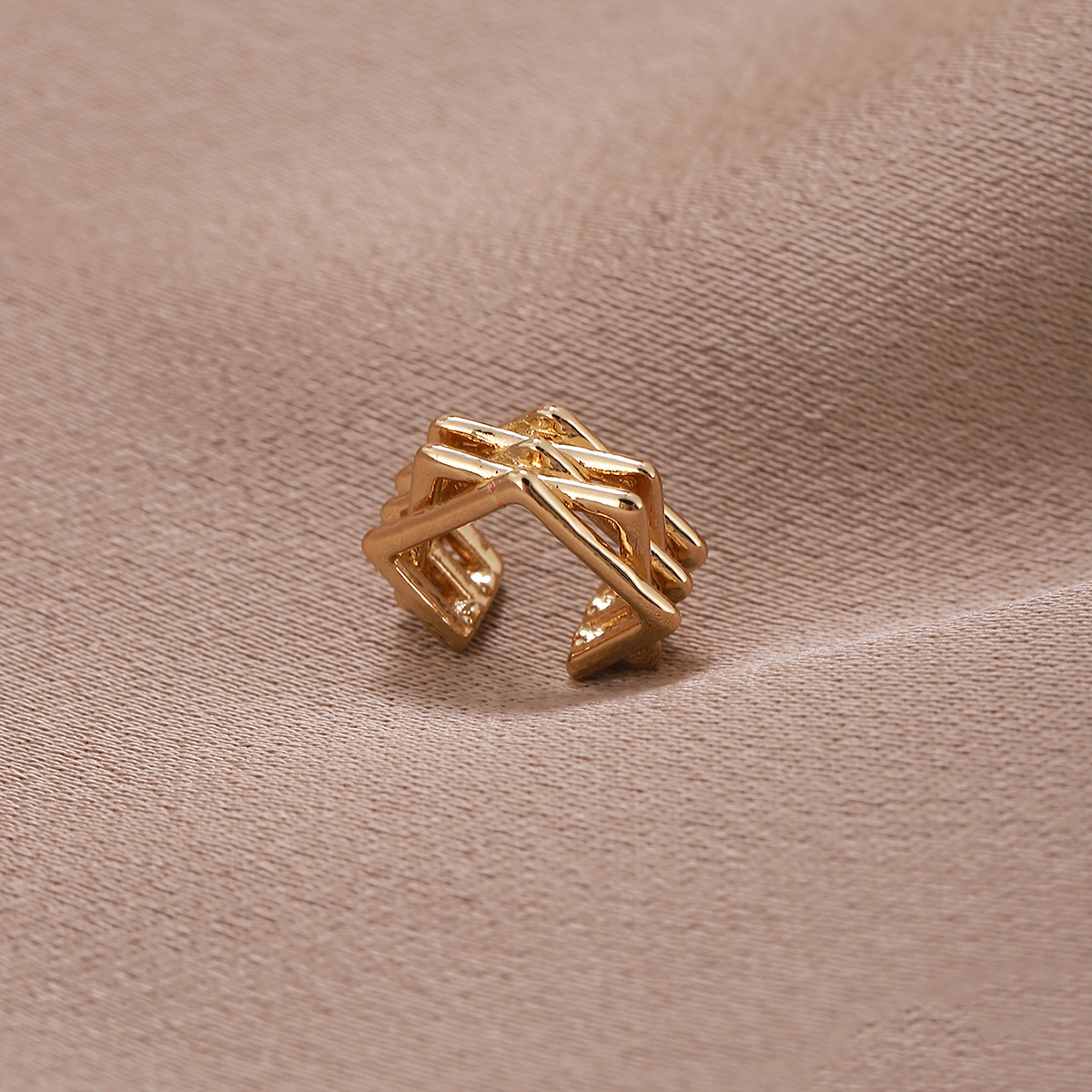 Estilo coreano personalizado pendientes simples de alta calidad en forma de U irregular clip de oreja cuadrada simple clip de hueso de oreja sin oreja al por mayor