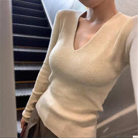 纯色v领针织打底衫女秋冬新款内搭毛衣纯欲修身显瘦百搭长袖上衣