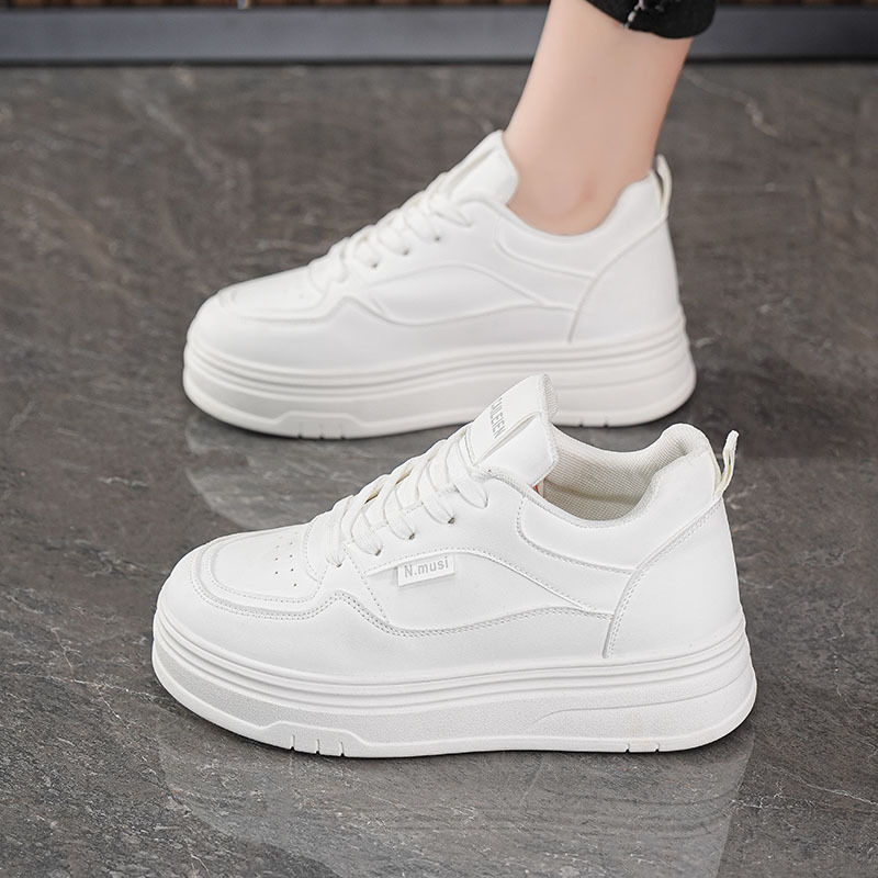 Muffin zapatos deportivos de altura de base gruesa, zapatos de skate casuales para mujeres, 2025 otoño nuevos zapatos blancos de tendencia universal, zapatos de papá
