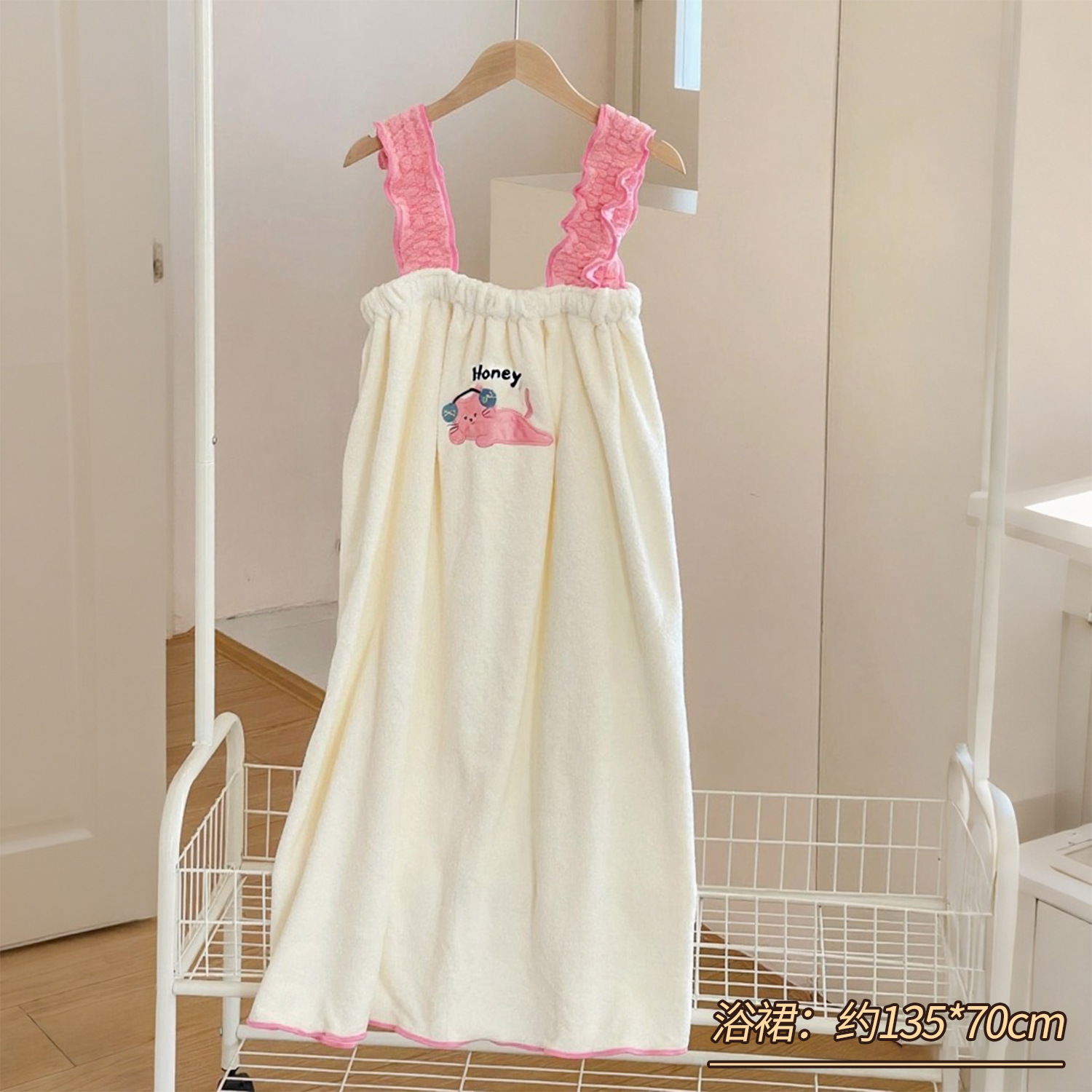 Hermosos auriculares para gatos para usar toallas de baño de cuatro piezas, vestido de baño suave absorbente de agua y seco rápido, dormitorio doméstico para usar conjunto de toallas