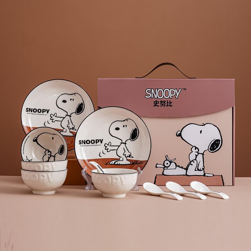 Snoopy Creative Household Bowl, Plate, and Spoon Ceramic Tableware Set for Customers, Gifts, and Wholesale for Members Snoopy Creative Household Bowl, Plate, and Spoon Ceramic Tableware Set for Customers, Gifts, and Wholesale for Members