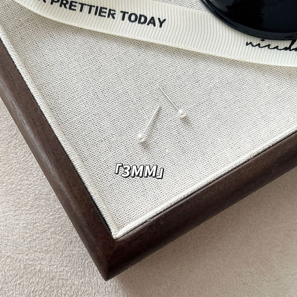 网红爆款珍珠耳饰轻奢高级感日常百搭时尚精致925银耳钉女养耳洞