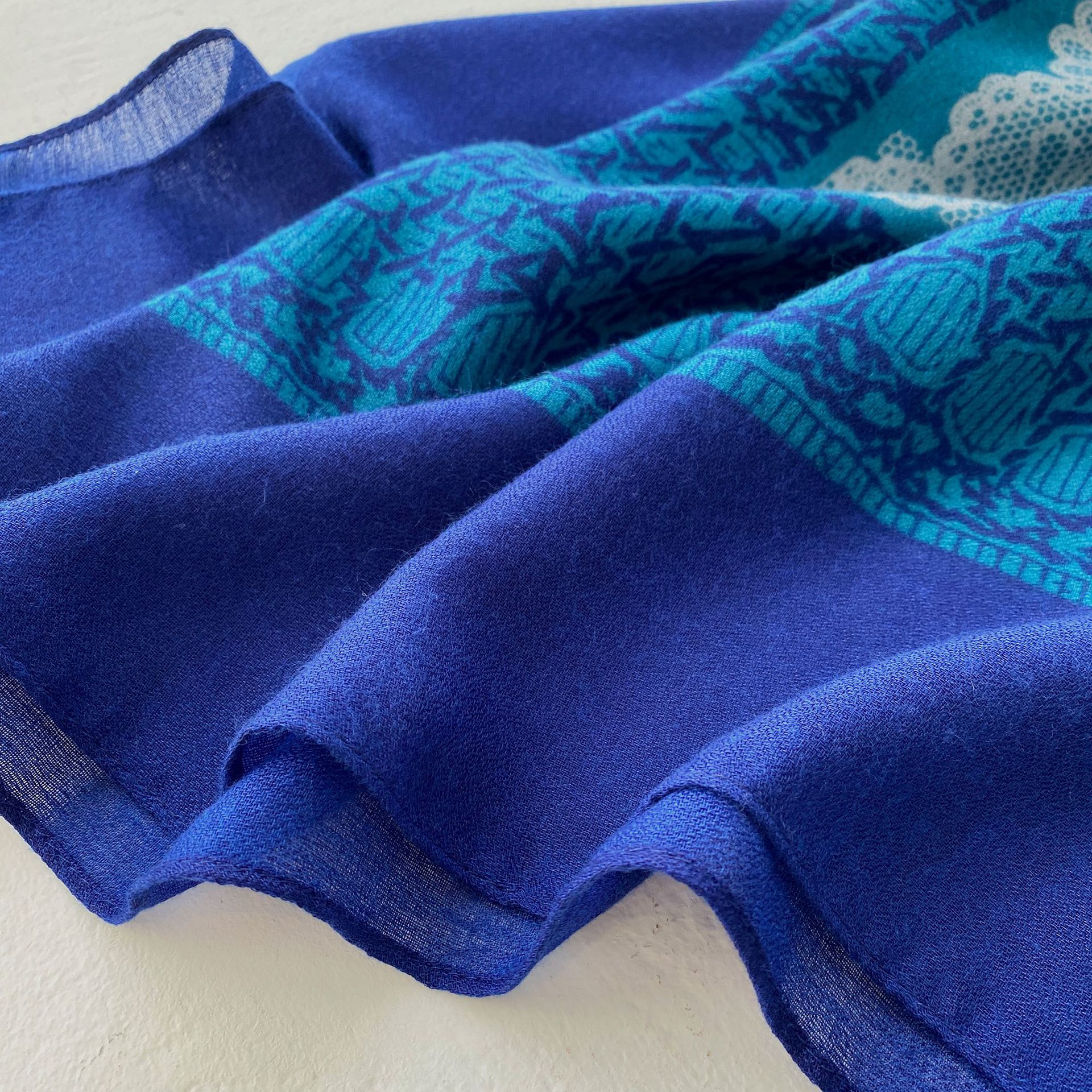 Luz de moda de lujo azul naranja con algodón y lino sensación bufanda de viaje protector solar bufanda 135*135cm bufanda cuadrada grande