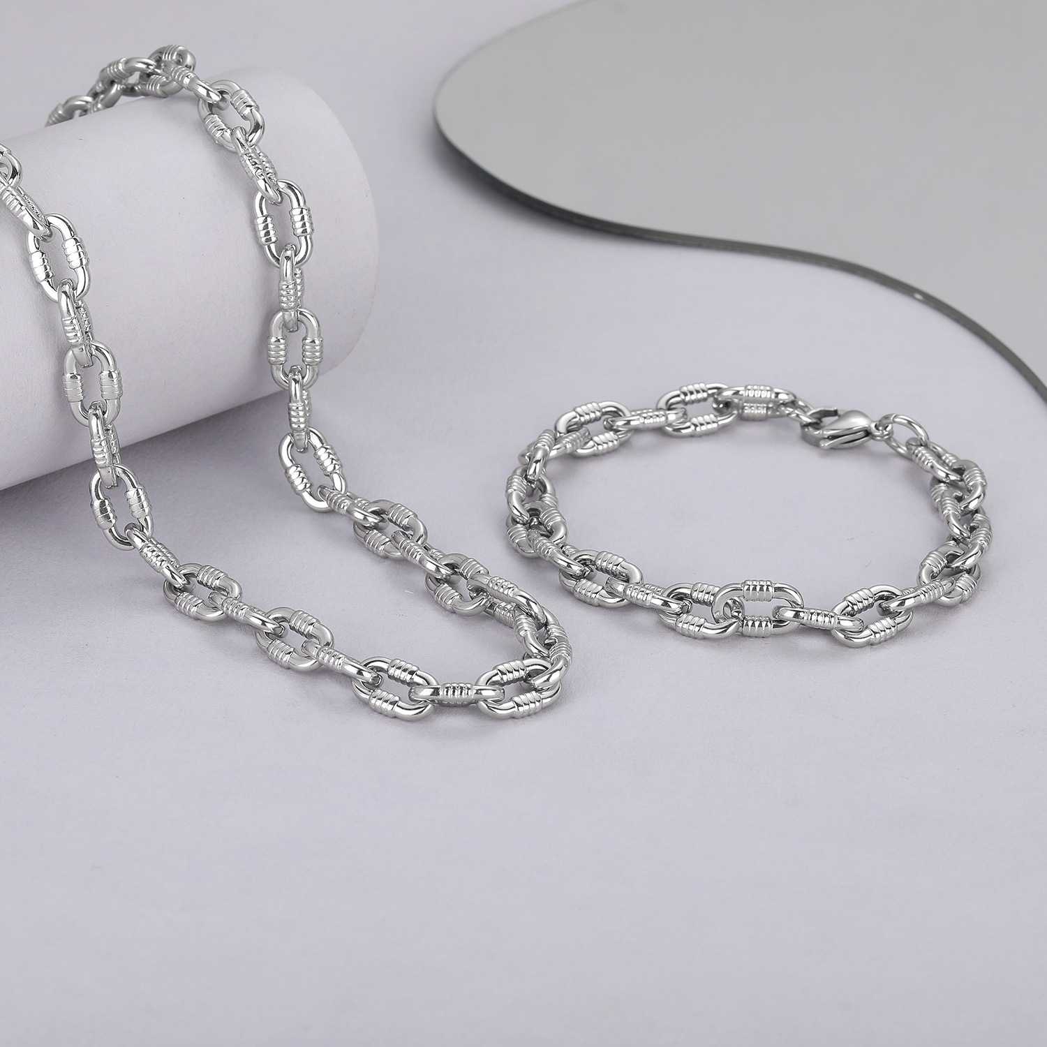 Vintage Style Titanium Steel Geometric Plating Men's Bracelets Necklace display picture 1