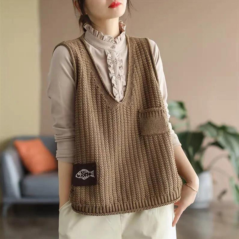 Spring and Autumn New Vintage Hollow Knitted Wool Vest V-Neck Pullover Vest Women Sleeveless Vest Jacket Trendy
