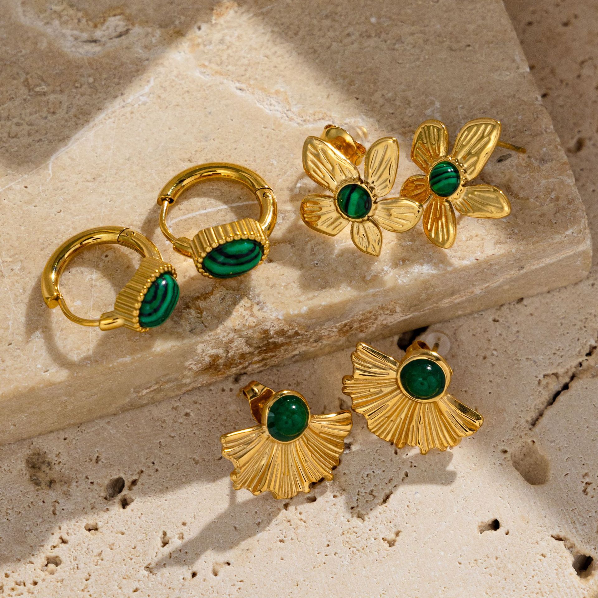 TENA Europa y los Estados Unidos transfronterizos malaquita aretes de acero inoxidable diseño universal no se desvanecen pernos de aretes joyas de alta calidad