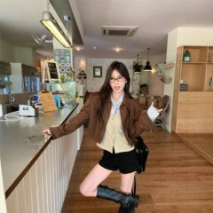 美拉德穿搭咖色翻领外套女早秋小个子短款感气质夹克开衫上衣