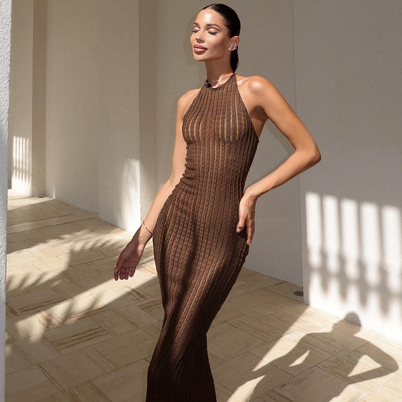 Transfronterizo europeo y americano 2024 verano nuevo estilo de punto halter sin mangas falda larga color sólido ajustado sexy vestido sin espalda mujer