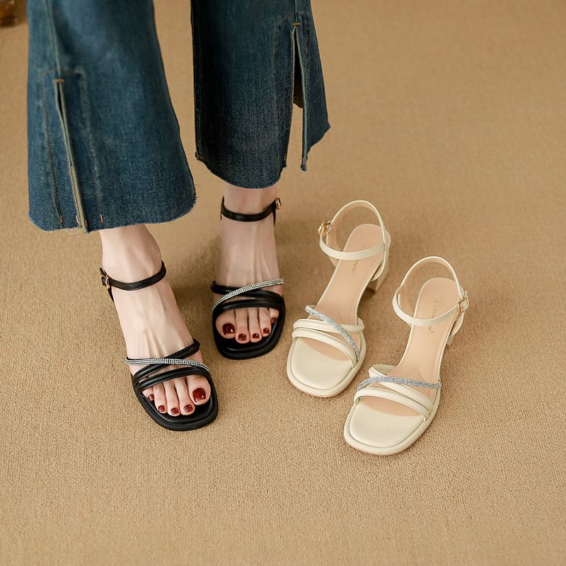 Heeled Sandals For Women With Rhinestones And Chunky Heel Styles_voghion.com