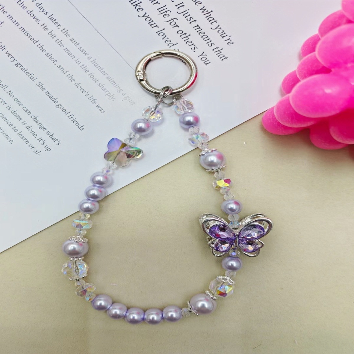 Nueva aleación de mariposa de diamantes de alta calidad, cuentas de colores de cinco estrellas, cadena de teléfono móvil, bolsa de coche, colgante corto, cordón al por mayor