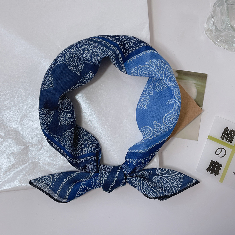 Pañuelo pequeño cuadrado de algodón y lino con estampado de flor de cachemira, estilo nuevo otoño-invierno 2026, pañuelo de cuello pequeño transpirable y cálido para mujer, estilo artístico.