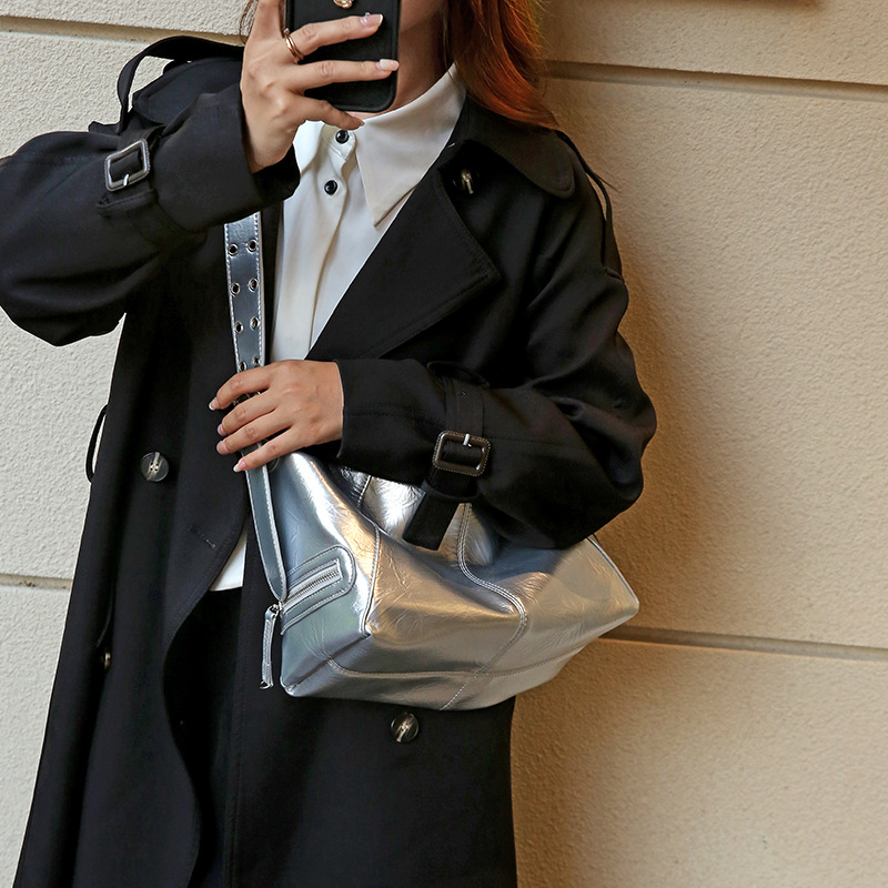 French niche underarm bag sweet cool spicy girl style autumn winter new bag small crossbody shoulder bag wholesale