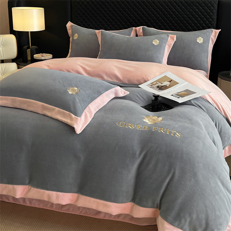 Invierno grueso terciopelo de leche traje de cuatro piezas terciopelo de coral simple color sólido bordado funda de edredón sábana ropa de cama de terciopelo de doble cara