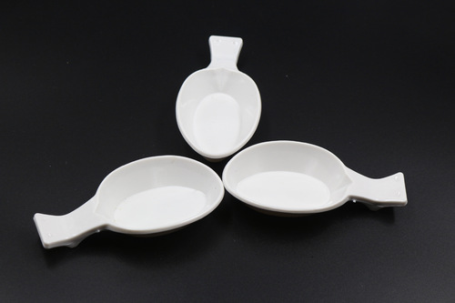 Water dish, plum blossom ink dish, white plastic material, stationery brush, twisting water tincture pen