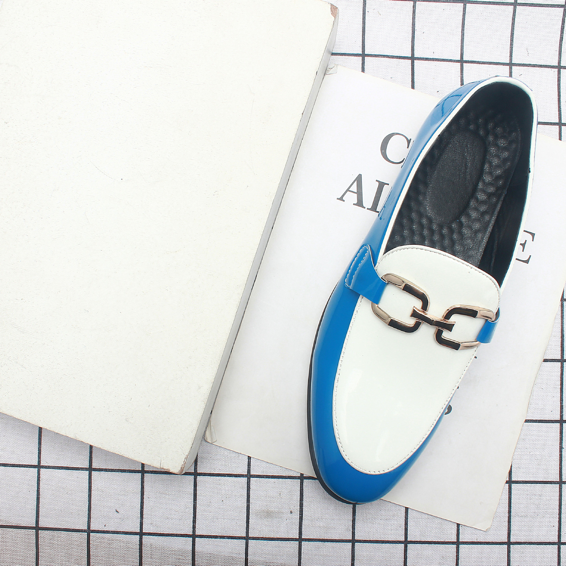 �ļ��ָ�Ь�ж���Ӣ����������һ�ŵ�ƤЬ���귢��ʦ��װ��Ь2237