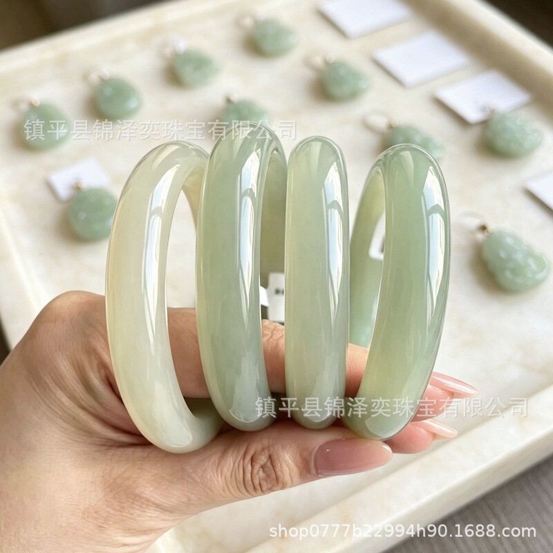 Natural Aventurine Jade Bracelet Wholesale, Clear Water Color Jade Bracelet, Ice Transparent Oil Green Light Green Jade Bracelet, Factory Live Supply Natural Aventurine Jade Bracelet Wholesale, Clear Water Color Jade Bracelet, Ice Transparent Oil Green Light Green Jade Bracelet, Factory Live Supply
