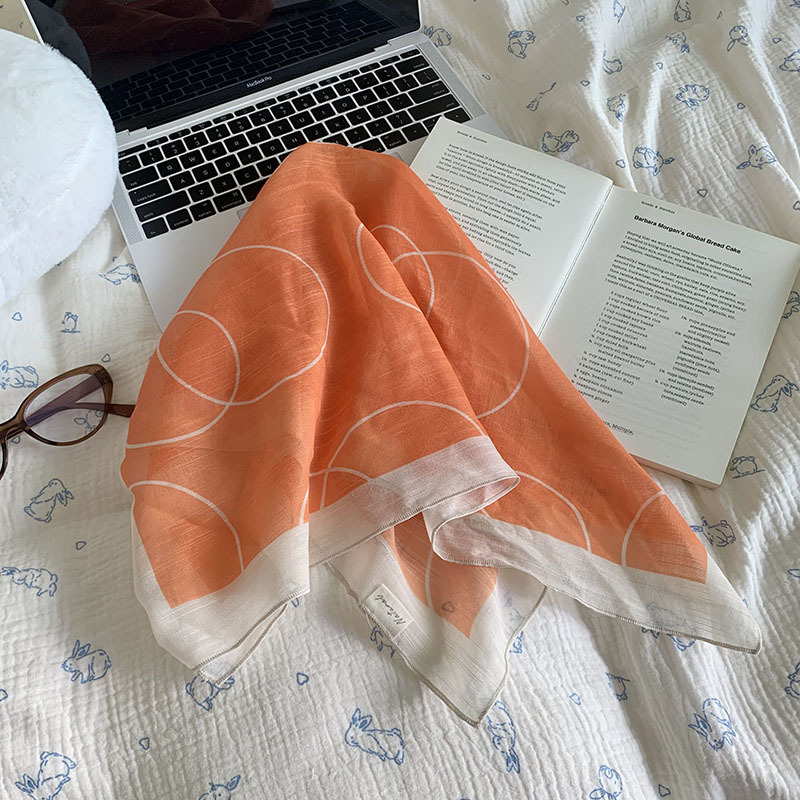 Bufanda cuadrada pequeña de lunares, bufanda de seda, sentido avanzado femenino, diadema de verano, versión coreana, bufanda decorativa de todo fósforo, bufanda, diadema, diadema, accesorios para el cabello