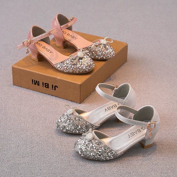 Модные девушки сандалии 2024 Летняя корейская версия принцессы с яркими бриллиантами с бантами на высоких каблуках танцевальные хрустальные туфли на мягкой подошве