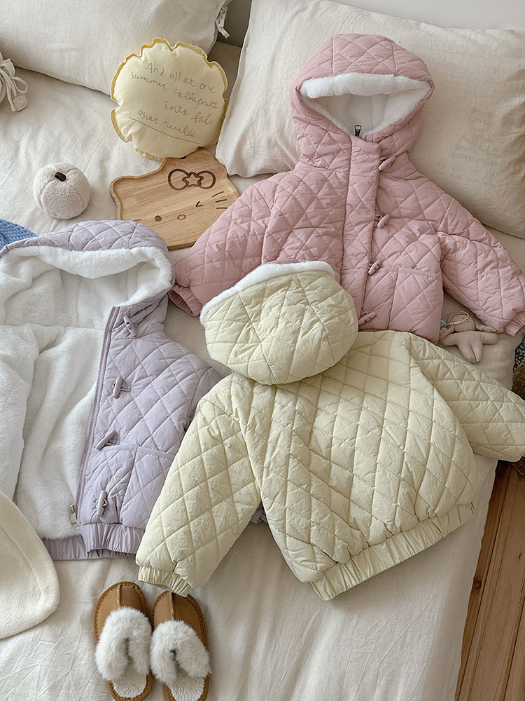 [en stock] chaqueta de algodón de invierno para niñas 2025 nuevo tipo de piel de conejo para niños con camisa de algodón espesa y dulce