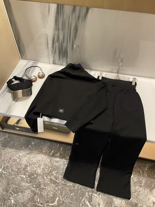 alo 秋季爆款韩系气质显瘦高龄设计减龄时尚宁静设计感运动套装|undefined
