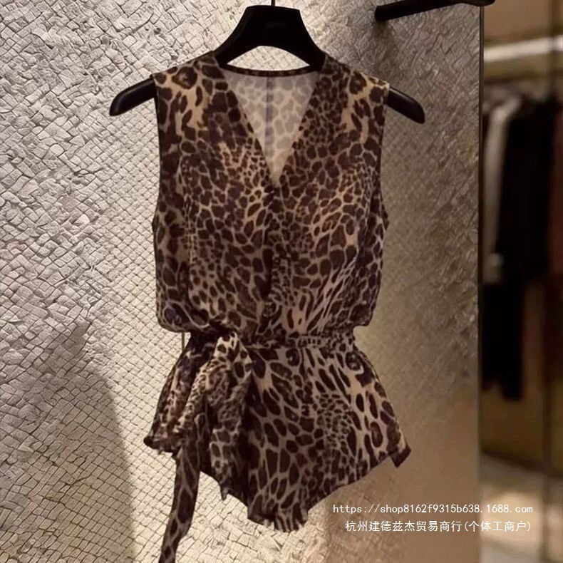 Retro Leopard Print Collar Sleeveless Chiffon Blouse for Women, Summer Thin Waist-Cinching Design, Unique Tie-Up Top Retro Leopard Print Collar Sleeveless Chiffon Blouse for Women, Summer Thin Waist-Cinching Design, Unique Tie-Up Top