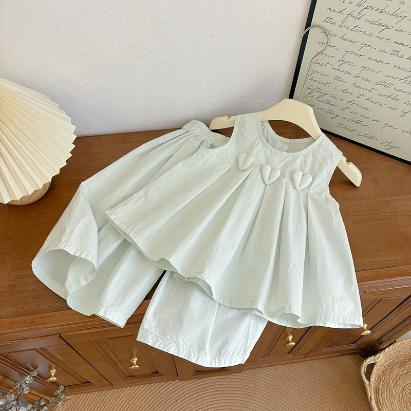 Green sleeveless suit