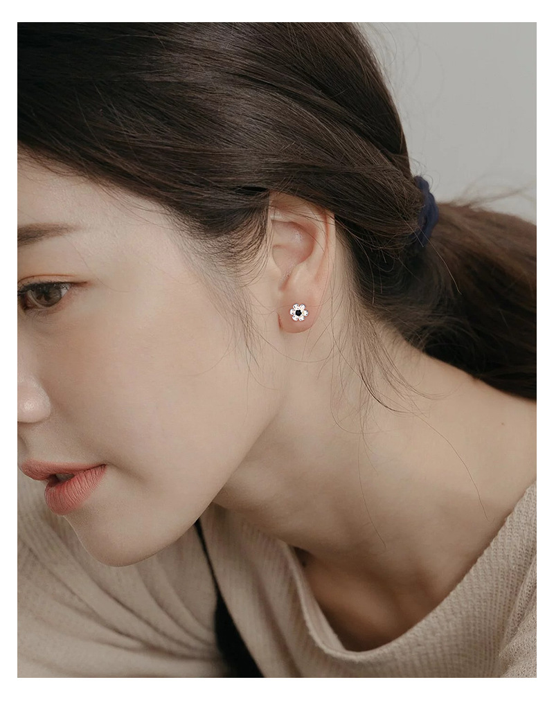 Fashion Flower Silver Plating Inlay Zircon Ear Studs 1 Pair