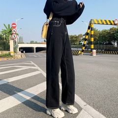黒いストレートジーンズの女性2021春の新型の垂れ下がった感じがします。