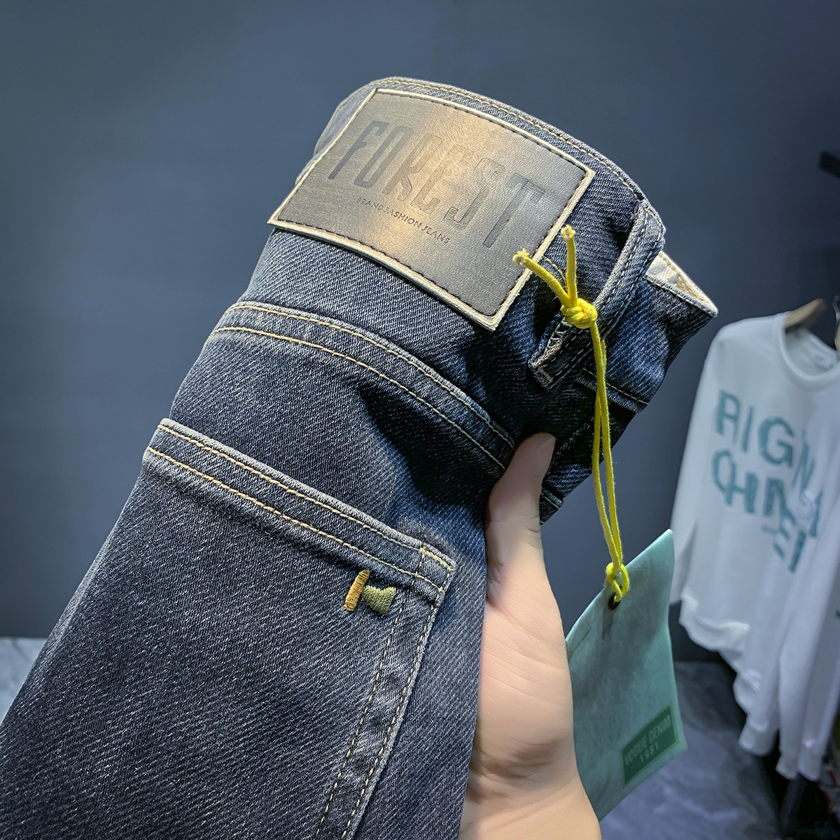 Jeans élastiques de marque de mode européenne pour les nouveaux styles de printemps et d'automne, pantalons polyvalents slim fit haut de gamme pour hommes_voghion.com