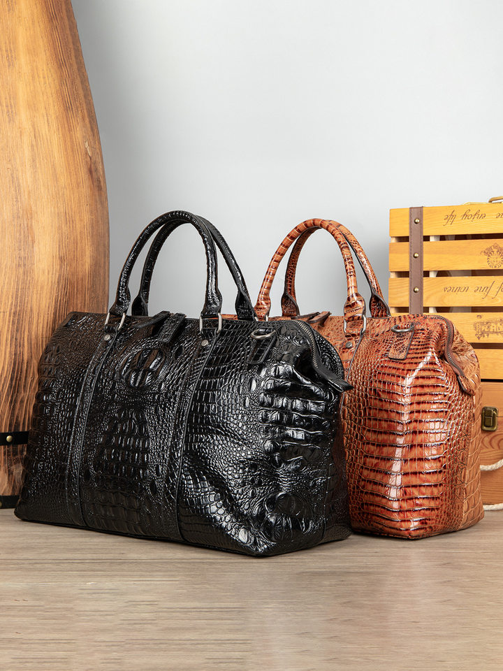 Túi du lịch nam da bò lớp đầu họa tiết cá sấu, túi hành lý cầm tay cao cấp dung tích 20–35L — Màu nâu
