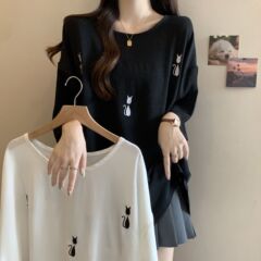 大きいサイズのしわの氷の糸の猫の刺繍の半袖のtシャツの女性の夏の新型のゆったりしているのが見えます。