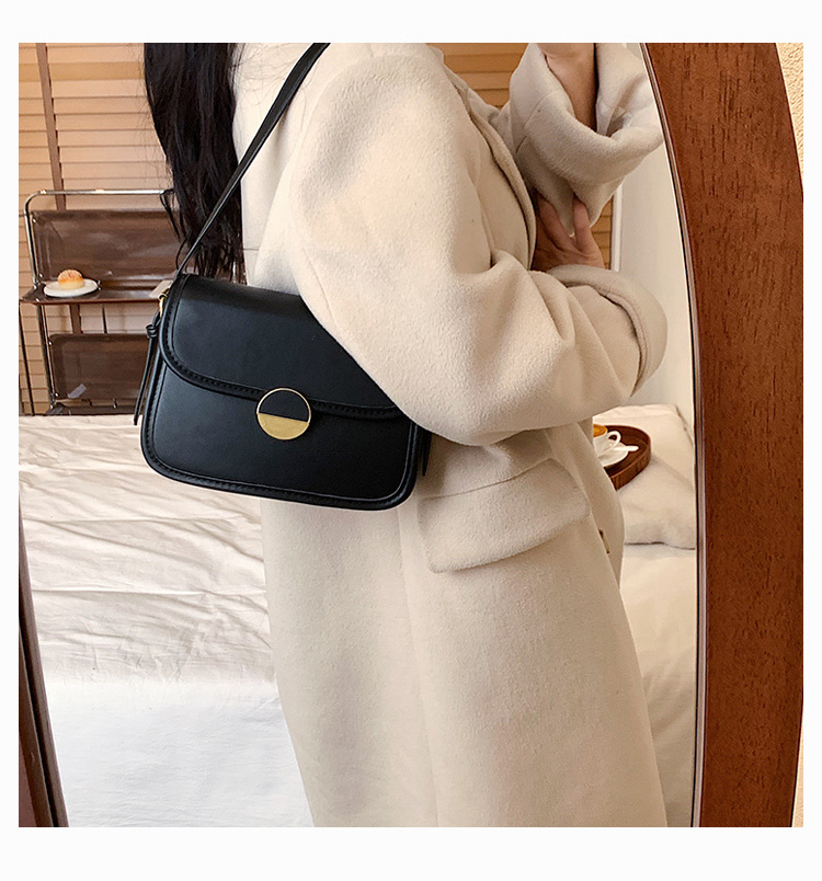autumn and winter 2021 new fashion casual messenger bag simple shoulder small square bagpicture2