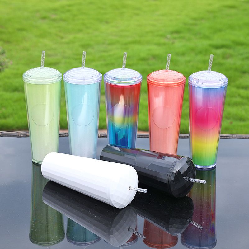 Suministro directo de fábrica nueva taza de bebida directa taza de agua spot taza de paja taza de plástico creativo femenino de verano taza de bebida fría portátil