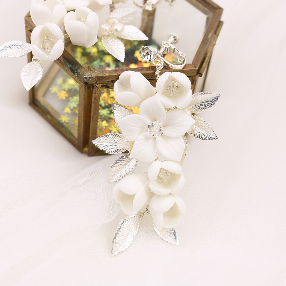Title 8, Temperament Simple White Ceramic Flower Bridal ...